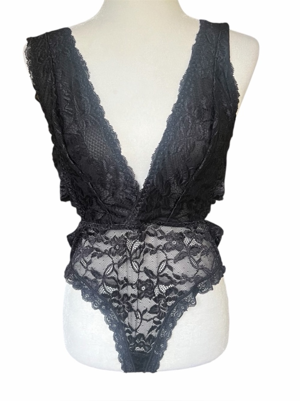 NWT Forever 21 Black Lace Sleeveless Plunge Neckline Bodysuit Lingerie Size XL